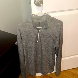 Lululemon grey tech quarter zip medium men’s